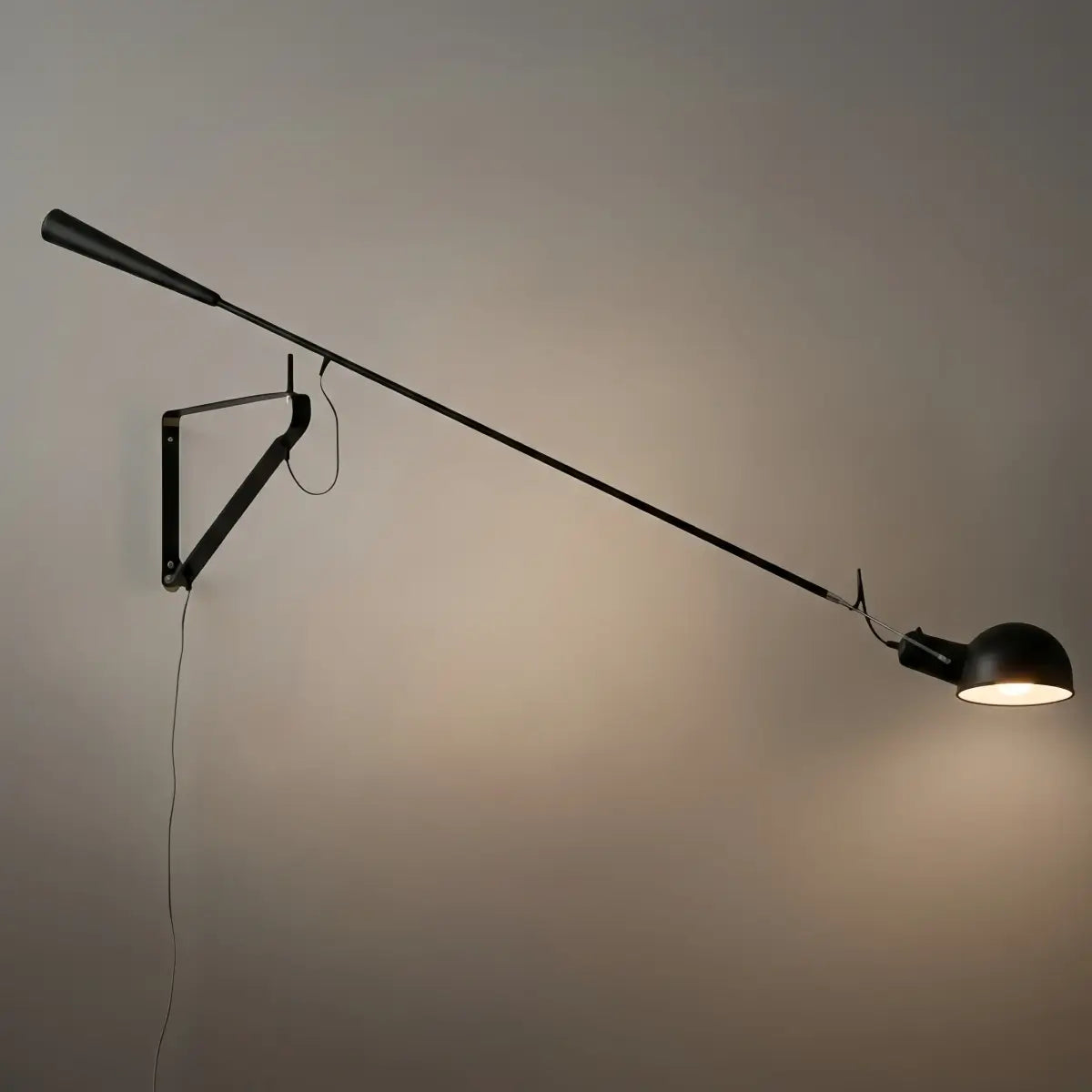 Modern_Swing_-_arm_Wall_Lamp